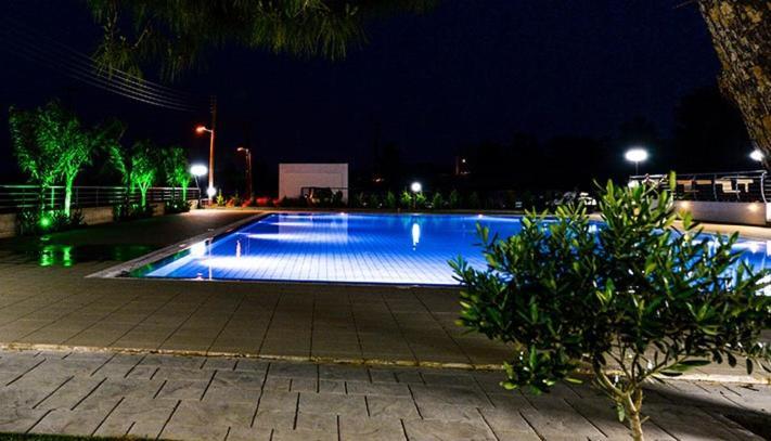 Cosmopolis Multi-Venue Apart otel Larnaca Dış mekan fotoğraf